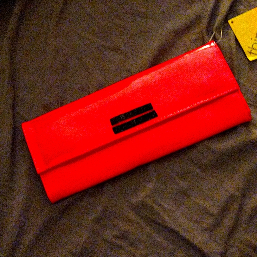 Thinner NEON clutch